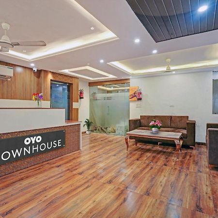 Townhouse Lucky Grand Palace Ghaziabad Exterior foto