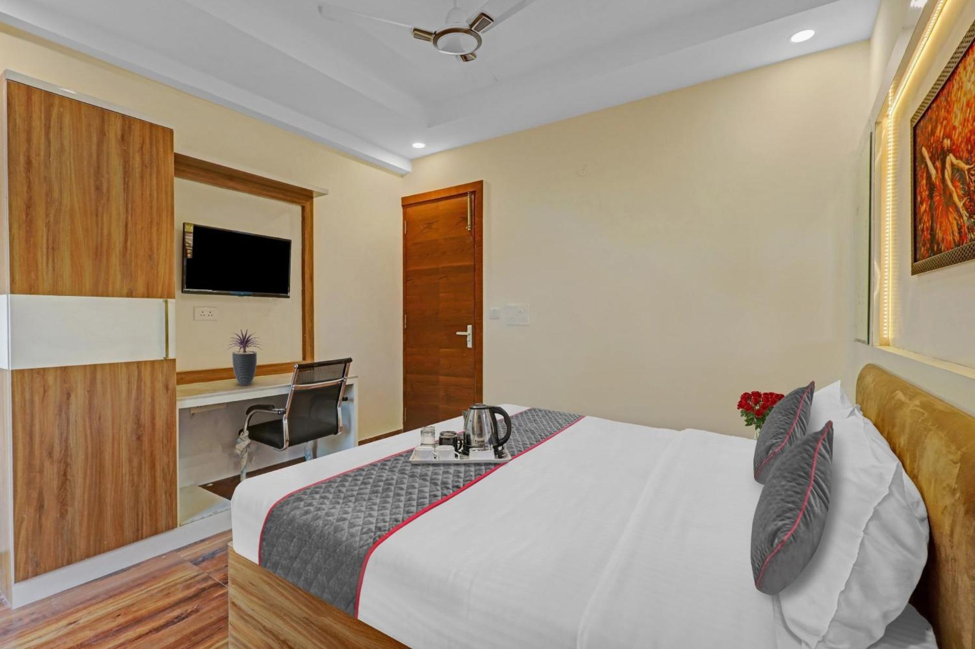 Townhouse Lucky Grand Palace Ghaziabad Exterior foto