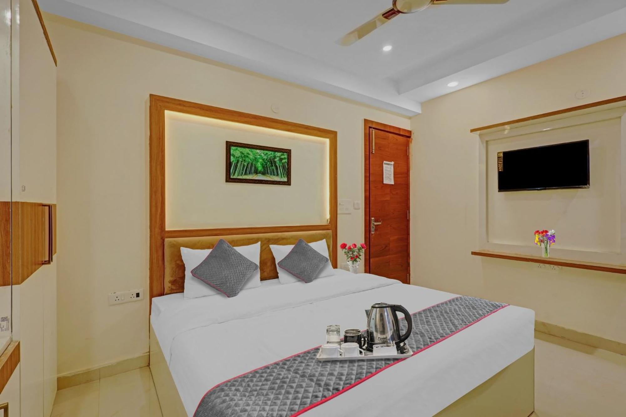 Townhouse Lucky Grand Palace Ghaziabad Exterior foto